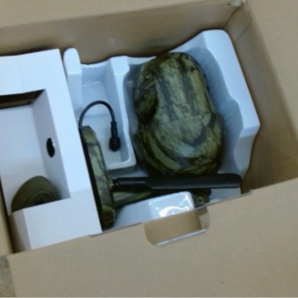 Soliom Solar-Powered Camouflage Security Camera - Picture 5 of 7